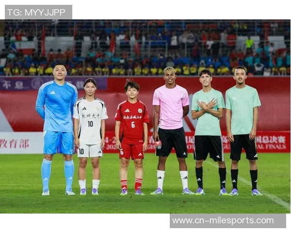 奇妙缘分重现巴黎小将恩贾恩图与亚马尔曾在U10赛场相遇