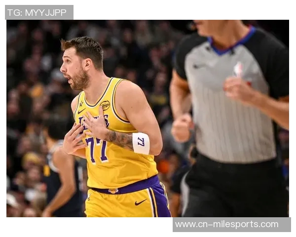 东契奇因与裁判争论被判技犯本赛季累计已达十次 东契奇因与裁判争论被判技犯本赛季累计已达十次