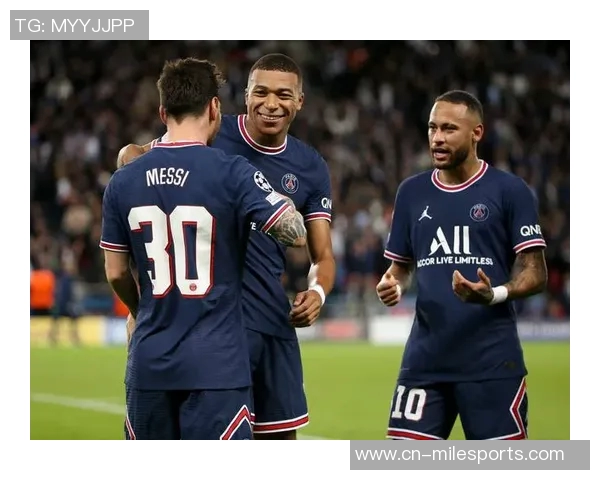 巴黎官方庆祝维蒂尼亚26岁生日球员自加盟以来已夺得12个冠军